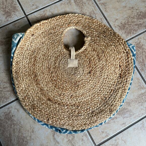 Hula Moon Straw Circle Bag Large Purse Pom Pom Summer Resort Beach Pool - Picture 4 of 7